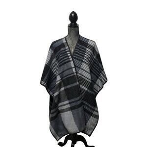 Ike Behar Poncho Shawl Womens One Size Black Gray Plaid Soft Fuzzy Inside Warm